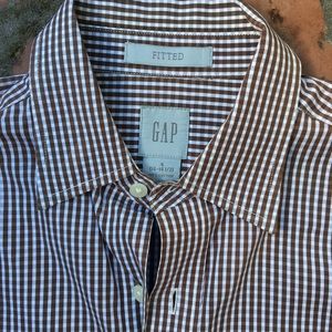Men’s GAP small fitted Button up shirt. 14.5 neck.